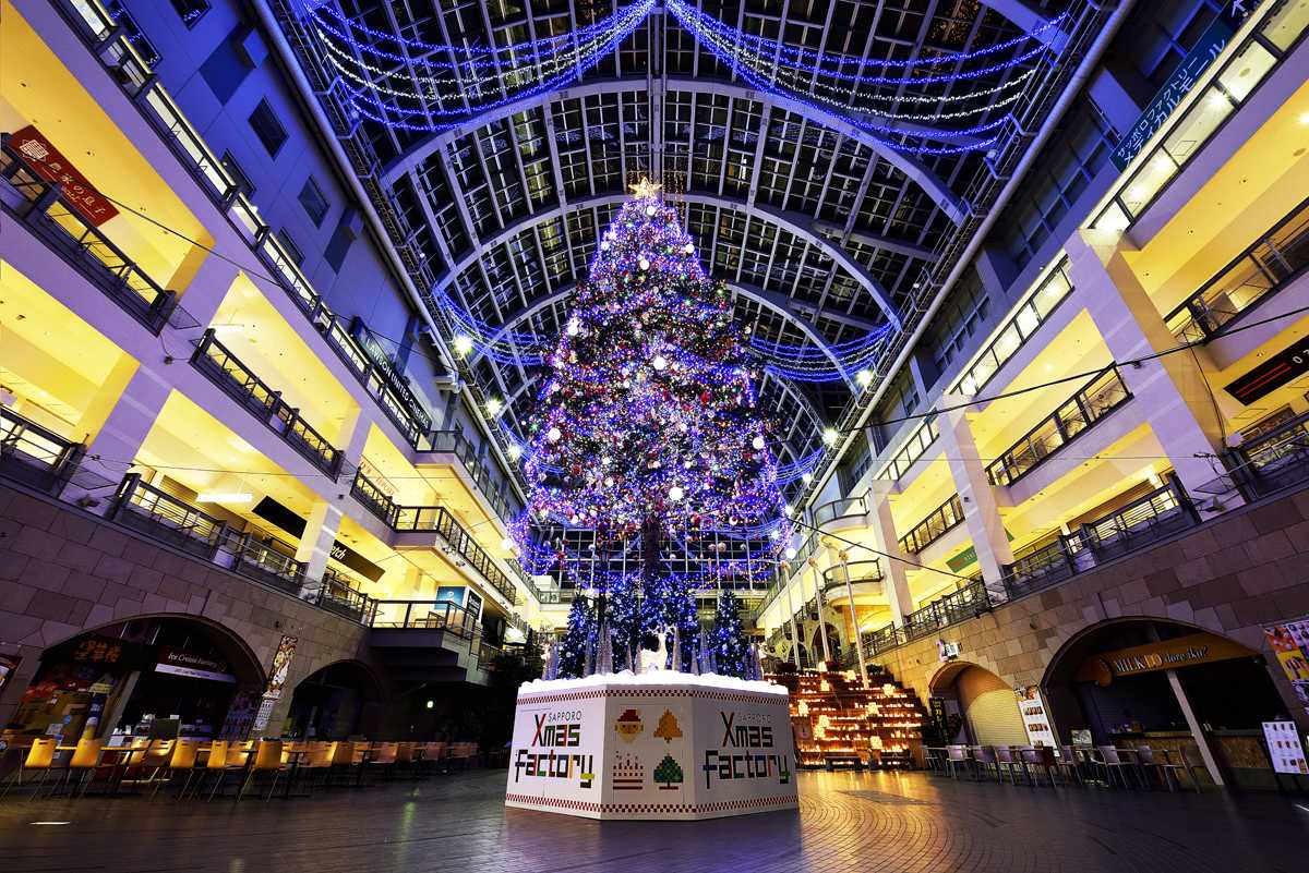 サッポロファクトリー アトリウムのジャンボツリー